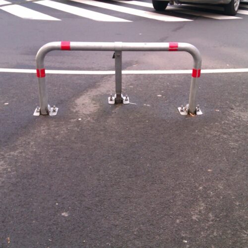 Parkeerbeugel Budget 12 Neerklapbare parkeerbeugel Budget. Voordelig en een eenvoudige montage.